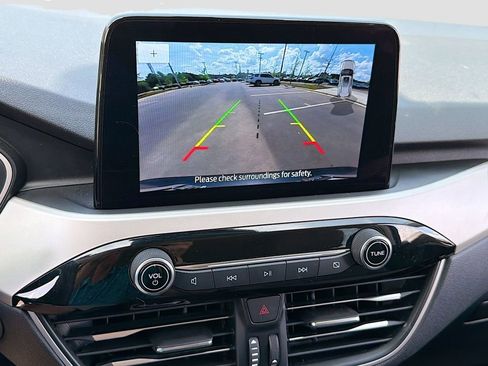 Used 2021 Ford Escape SE w/ Cold Weather Package FWD image 14