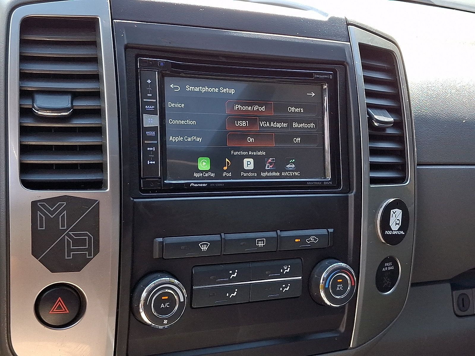Used 2011 Nissan Frontier SL w/ Moonroof Pkg AWD/4WD image 19