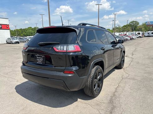 Used 2020 Jeep Cherokee Latitude Plus FWD image 3