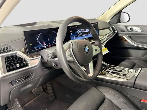 Certified 2026 BMW X7 xDrive40i w/ Climate Comfort Package AWD/4WD image 10