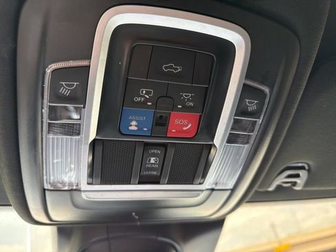 Used 2023 RAM 2500 Laramie w/ Night Edition image 19