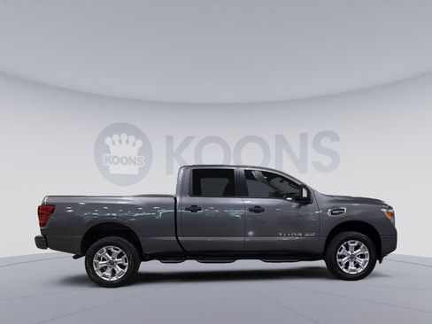 Used 2024 Nissan Titan SV w/ SV Convenience Package AWD/4WD image 8