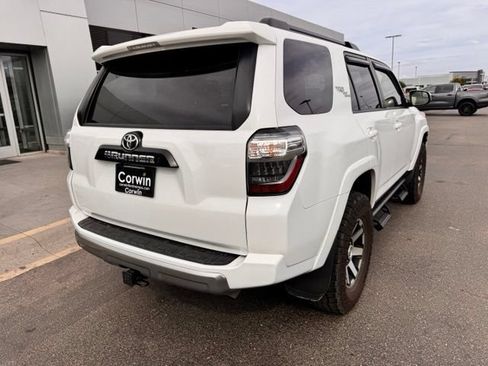 Used 2022 Toyota 4Runner TRD Off-Road AWD/4WD image 5