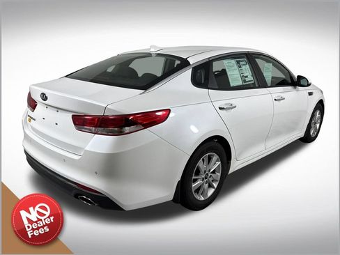 Used 2018 Kia Optima LX FWD image 3