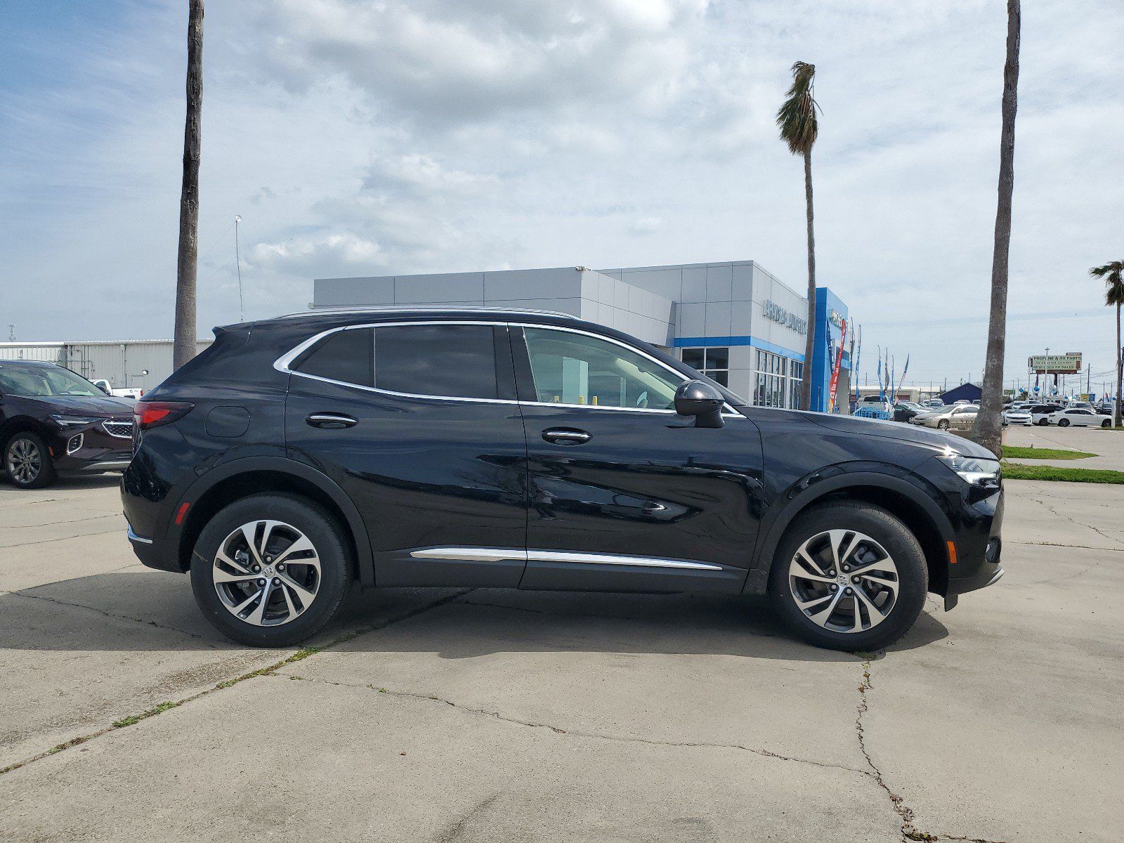 Used 2023 Buick Envision Essence FWD image 4