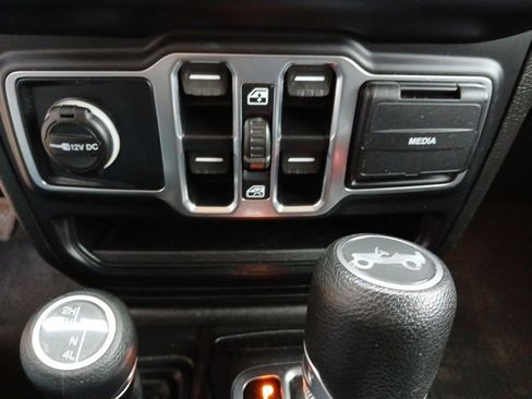 Used 2019 Jeep Wrangler Unlimited Sport S image 42