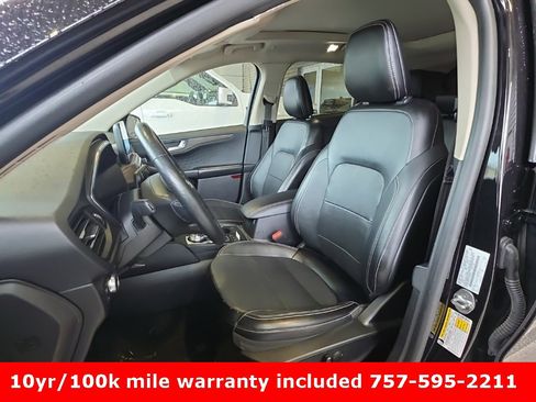 Used 2020 Ford Escape Titanium image 8
