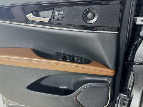 Used 2023 Lincoln Nautilus Reserve w/ Luxury Package AWD/4WD image 16