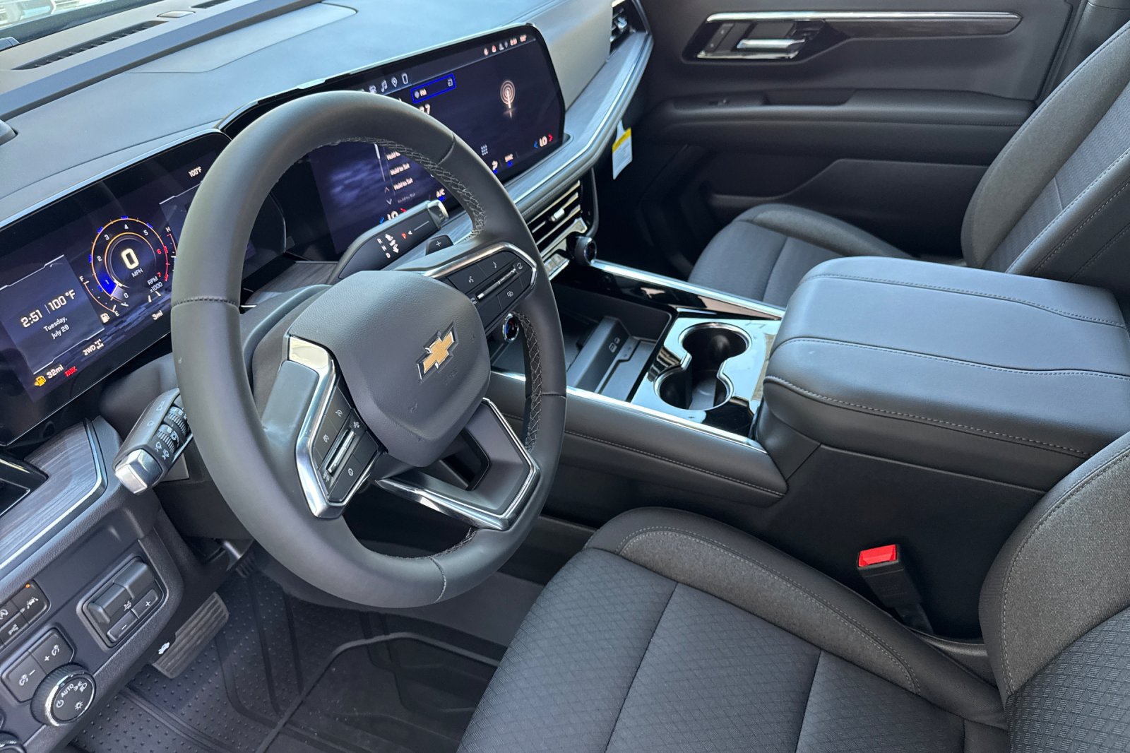 New 2026 Chevrolet Suburban LS w/ LS Custom Edition AWD/4WD image 9