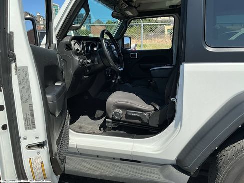 Used 2023 Jeep Wrangler Sport AWD/4WD image 5