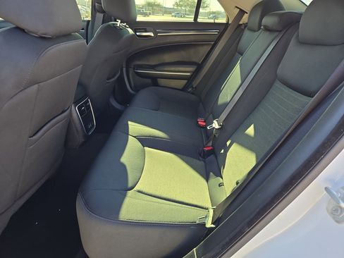 Used 2023 Chrysler 300 Touring w/ Sport Appearance Package image 27