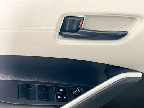 Used 2023 Toyota Corolla Cross LE image 16