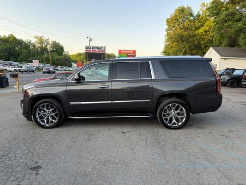 Used 2016 Cadillac Escalade ESV Luxury AWD/4WD image 8