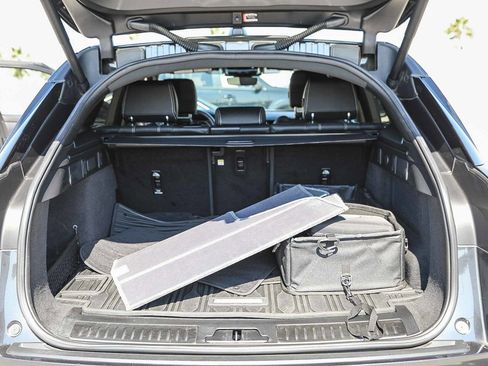 Used 2022 Land Rover Range Rover Velar R-Dynamic S image 25