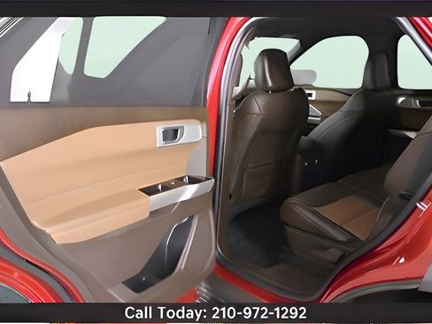 Used 2023 Ford Explorer King Ranch w/ Technology Package image 37