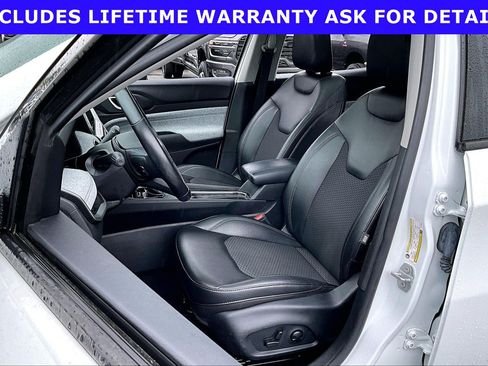 Used 2022 Jeep Compass Latitude w/ Sun and Sound Group FWD image 21