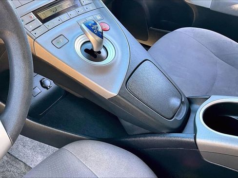 Used 2013 Toyota Prius One image 18