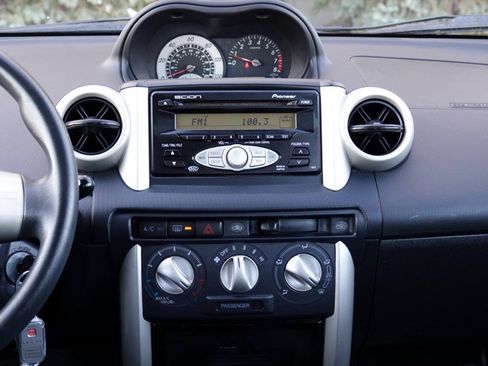 Used 2006 Scion xA FWD image 83
