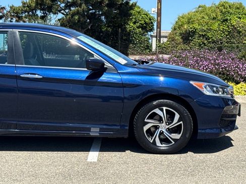Used 2016 Honda Accord LX image 32