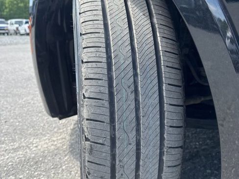 Used 2025 Toyota Prius XLE image 30