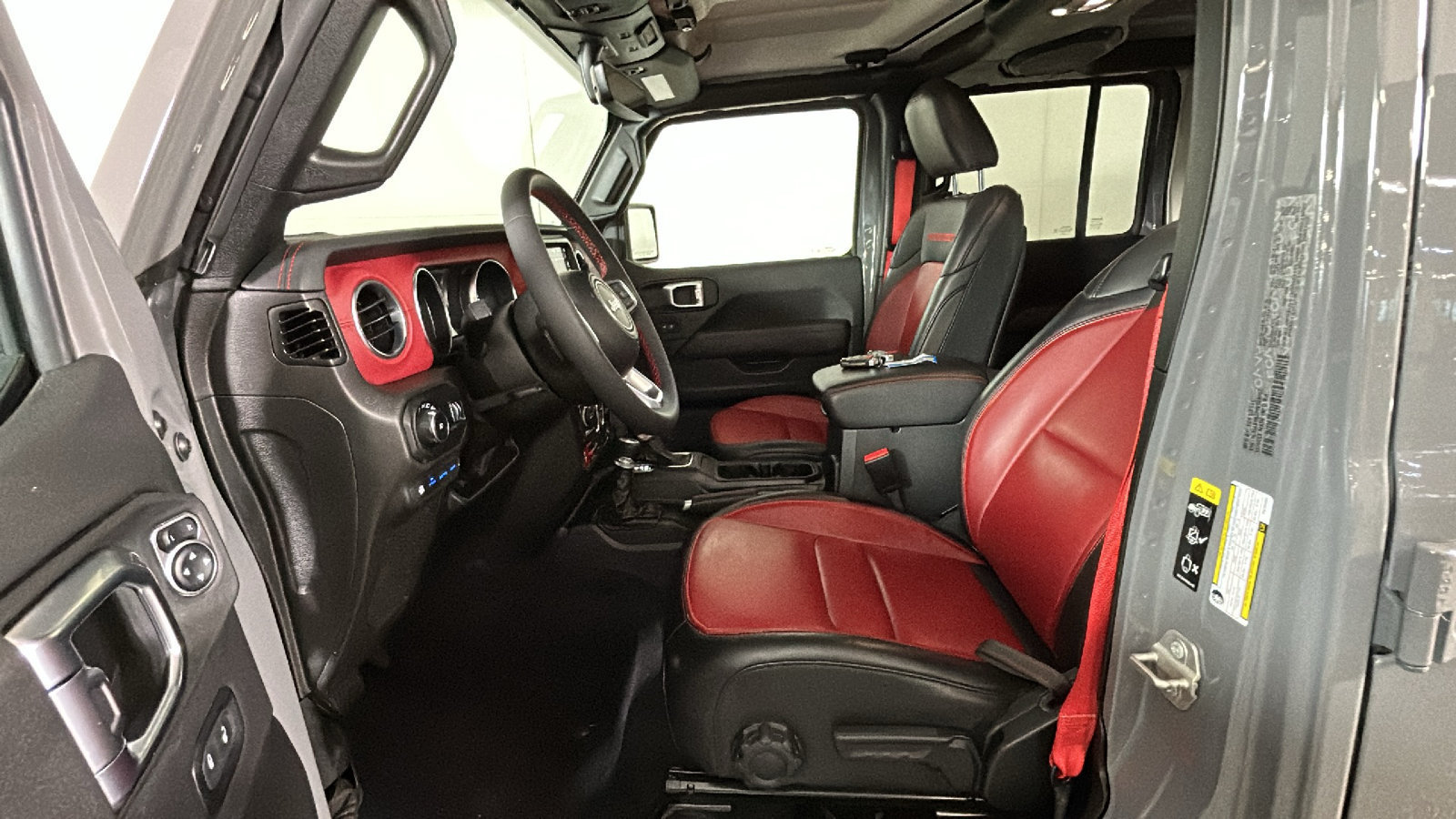 Used 2023 Jeep Wrangler Unlimited Rubicon 4xe AWD/4WD image 13