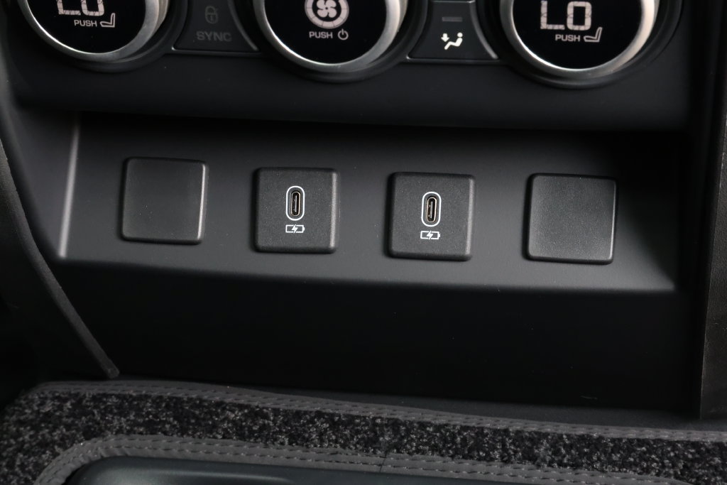 New 2026 Land Rover Defender 130 X-Dynamic SE AWD/4WD image 35