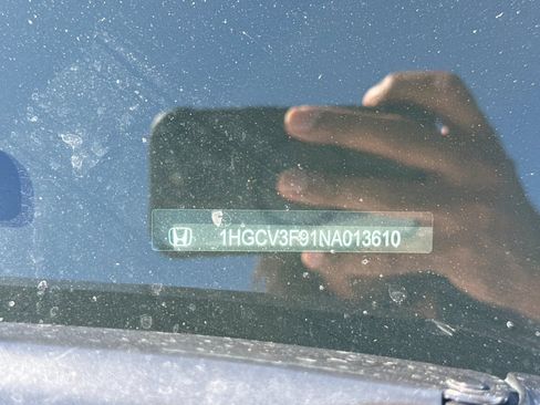 Used 2022 Honda Accord Touring image 3