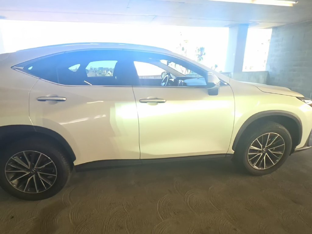 Used 2025 Lexus NX 250 FWD image 2