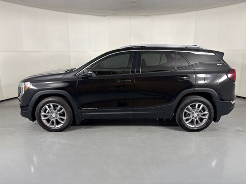 Used 2023 GMC Terrain SLT w/ LPO, Floor Liner Package AWD/4WD image 5