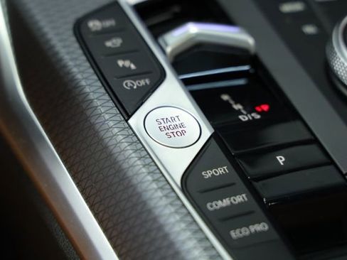 Used 2025 BMW M340i image 29