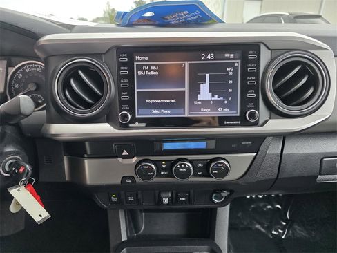 Used 2022 Toyota Tacoma SR5 image 25