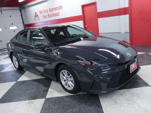 Used 2025 Toyota Camry LE w/ Convenience Package FWD image 2