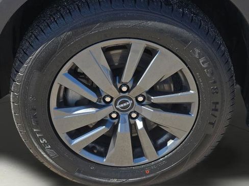 Used 2024 Nissan Pathfinder SV FWD image 17