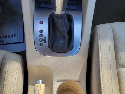 Used 2015 Volkswagen Eos Komfort image 23