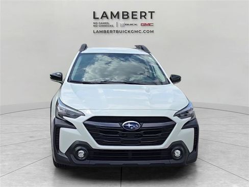 Used 2024 Subaru Outback Premium AWD/4WD image 8