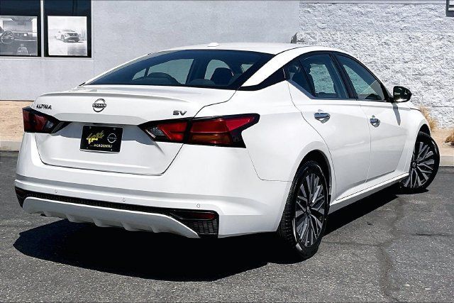 Certified 2024 Nissan Altima 2.5 SV FWD image 13