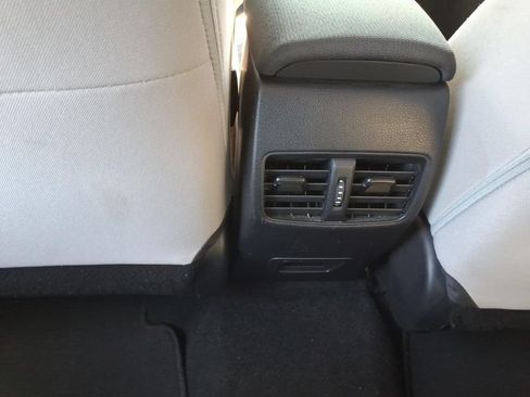 Used 2022 Toyota Corolla Cross LE FWD image 10