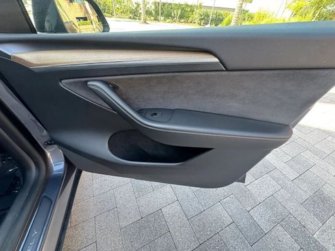 Used 2024 Tesla Model Y Long Range RWD image 28
