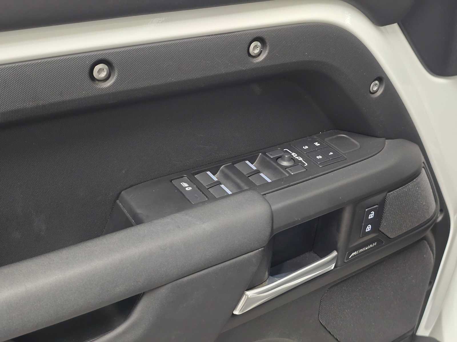 Used 2025 Land Rover Defender 110 S AWD/4WD image 23