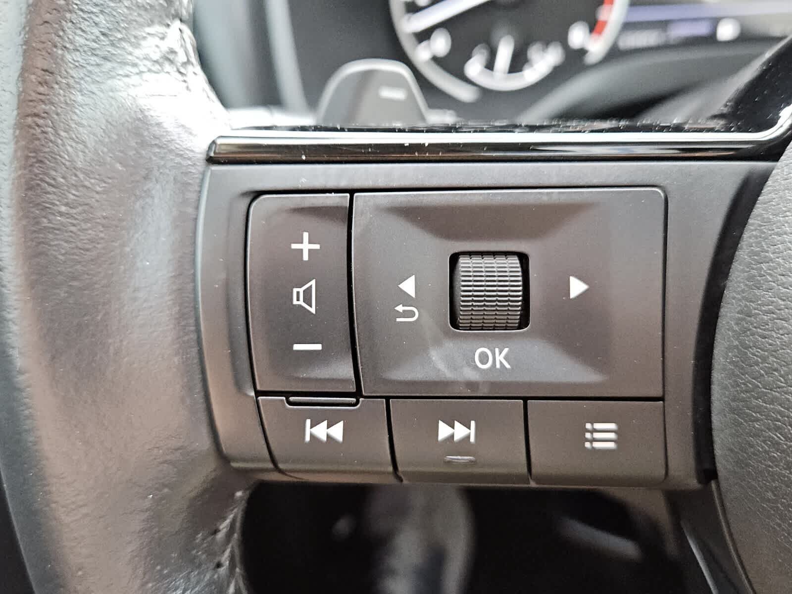 Used 2023 Nissan Rogue SV w/ SV Premium B Package FWD image 12