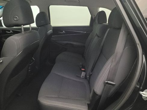Used 2017 Kia Sorento AWD image 18