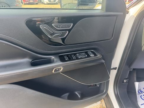 Used 2025 Lincoln Aviator 2WD image 23
