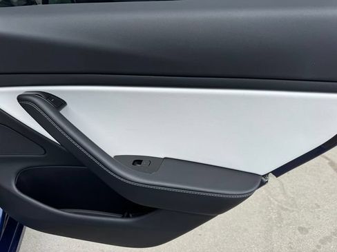 Used 2018 Tesla Model 3 Long Range AWD/4WD image 9