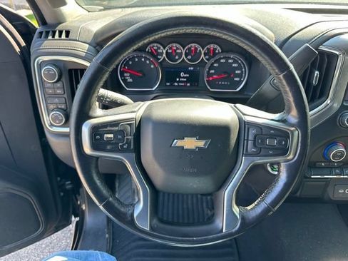 Used 2021 Chevrolet Silverado 1500 LT AWD/4WD image 15