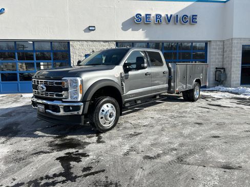 New 2026 Ford F550 4x4 Crew Cab w/ XLT Value Package image 2