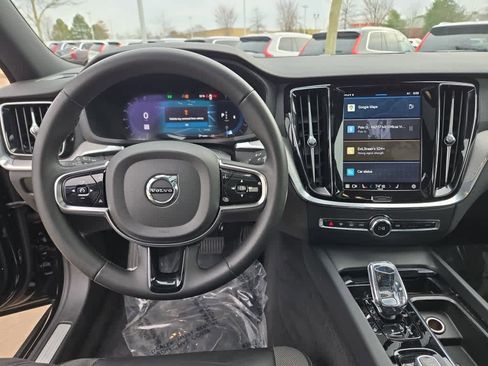 Used 2024 Volvo S60 B5 Plus image 10