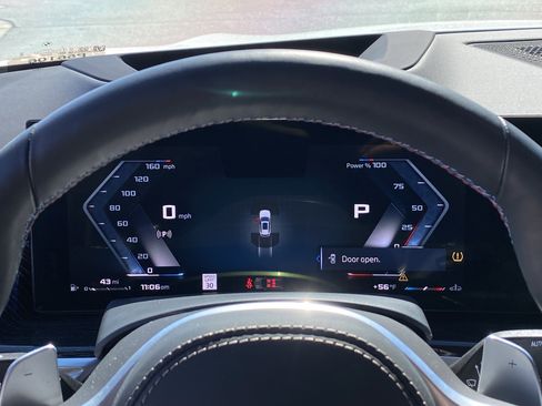 Used 2025 BMW X5 M60i image 11