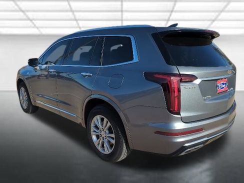 Used 2021 Cadillac XT6 Luxury image 2