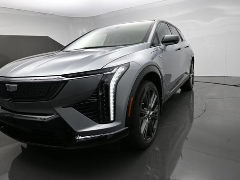 New 2027 Cadillac Optiq Premium Sport w/ LPO, Floor Liner Package AWD/4WD image 42