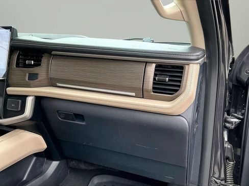 Used 2024 Ford Expedition Limited AWD/4WD image 21